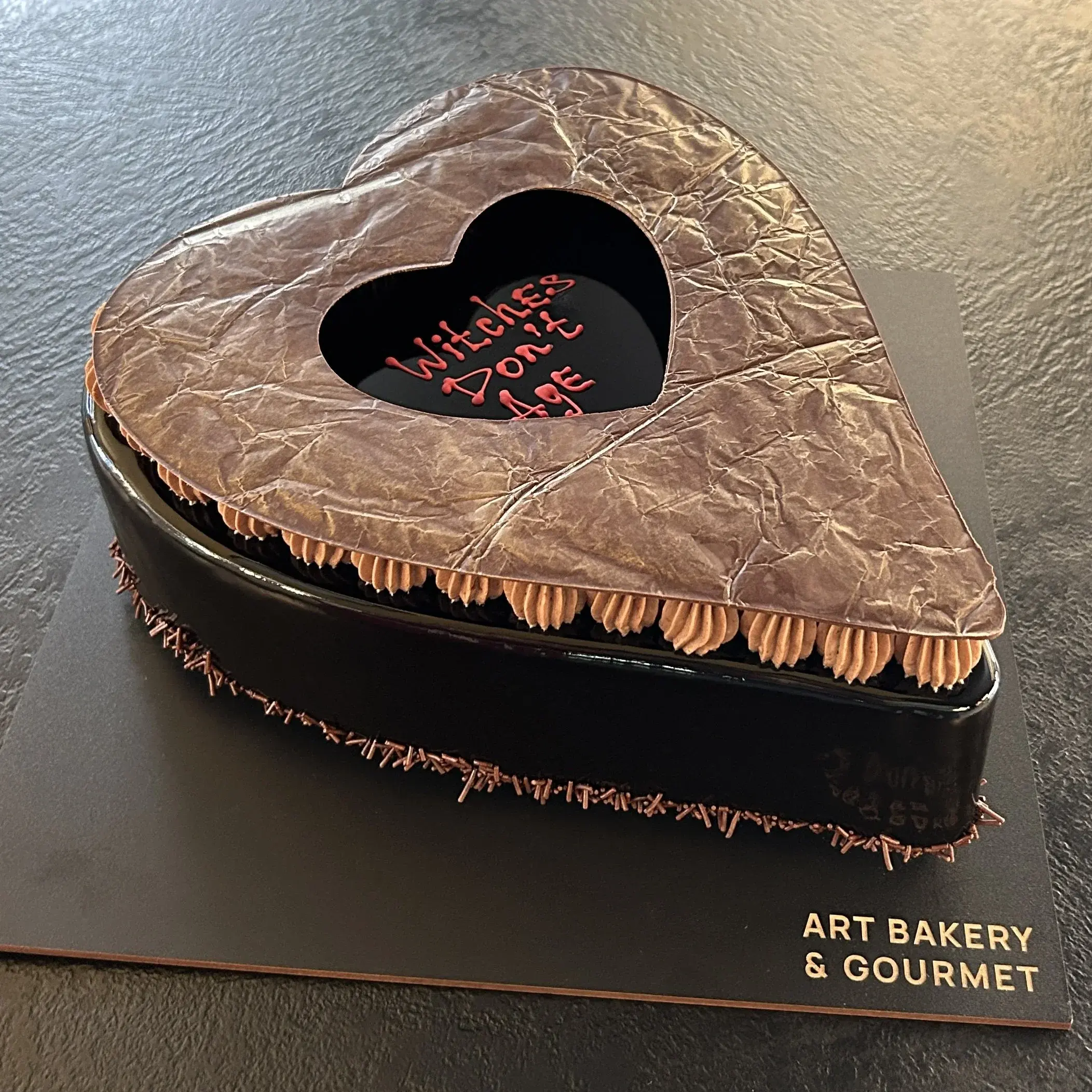 Tarta de Chocolate con Frutos del Bosque — Forma de Corazón
